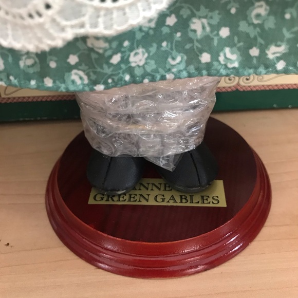 Anne of Green Gables porcelain doll - Picture 6 of 8